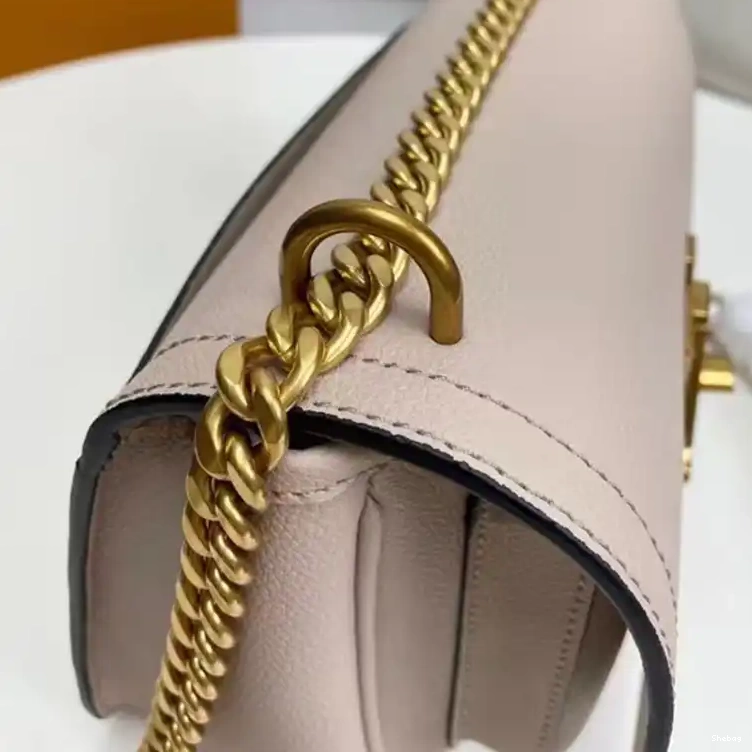 2302HT0046 Bag LV 0717